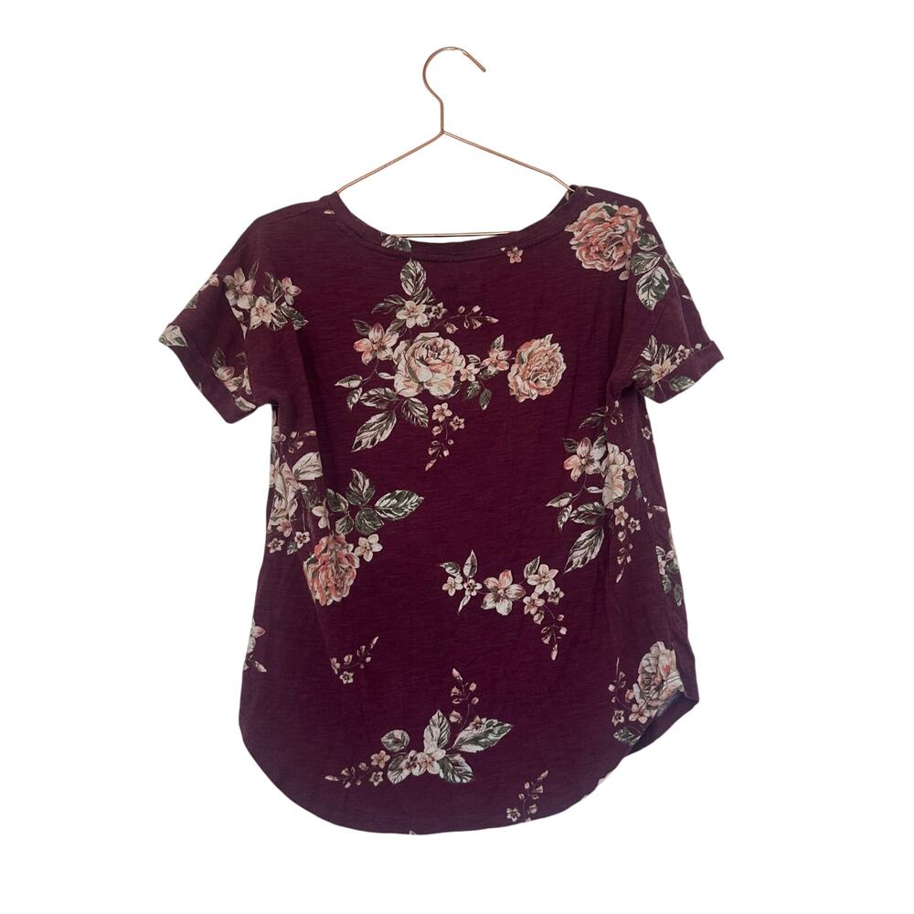 Maurices 24/7 red floral crew neck size medium - Picture 3 of 6